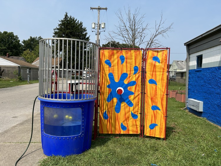 Dunk tanks